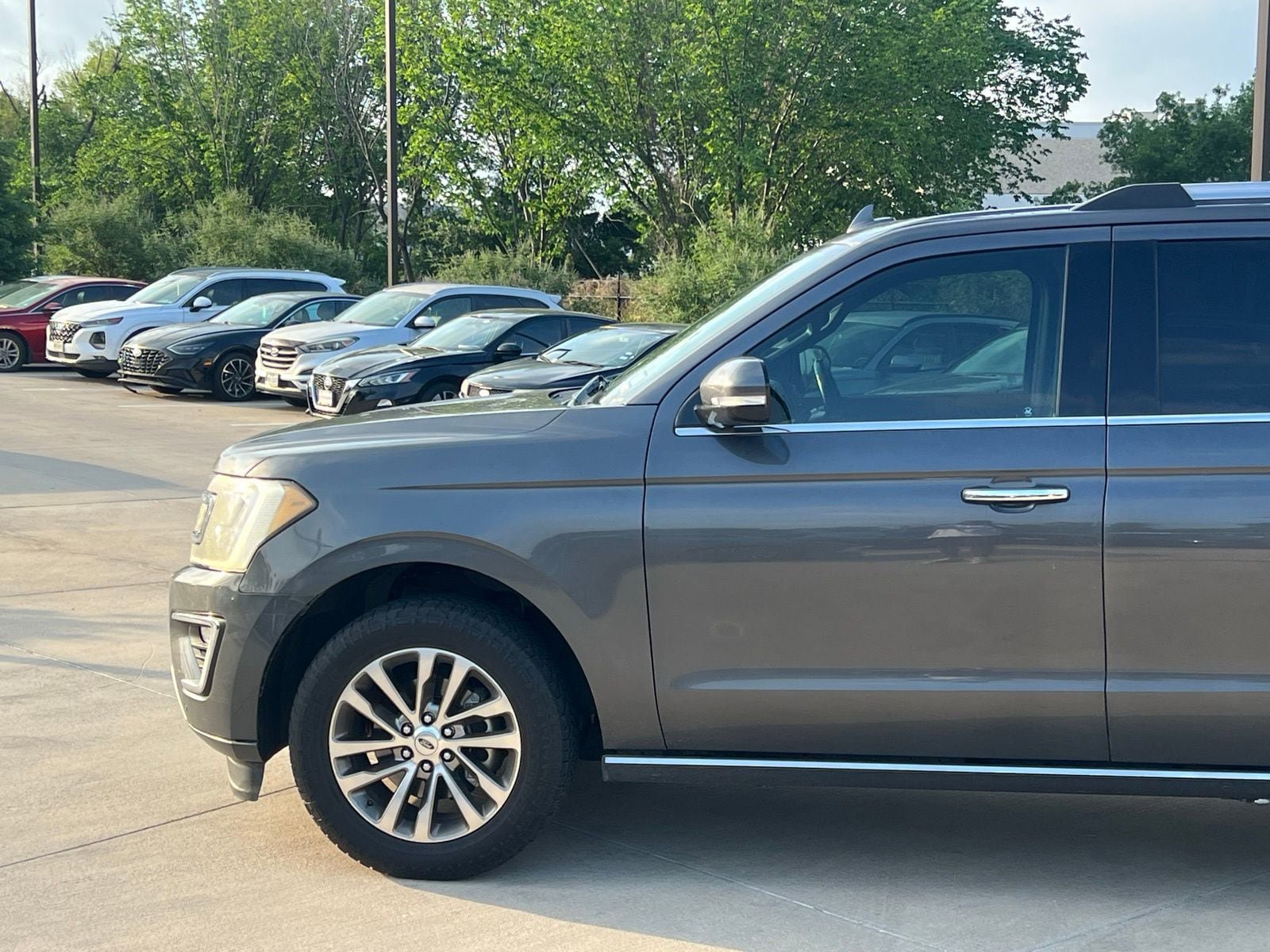 Used 2018 Ford Expedition Limited w/ Equipment Group 301A image 7