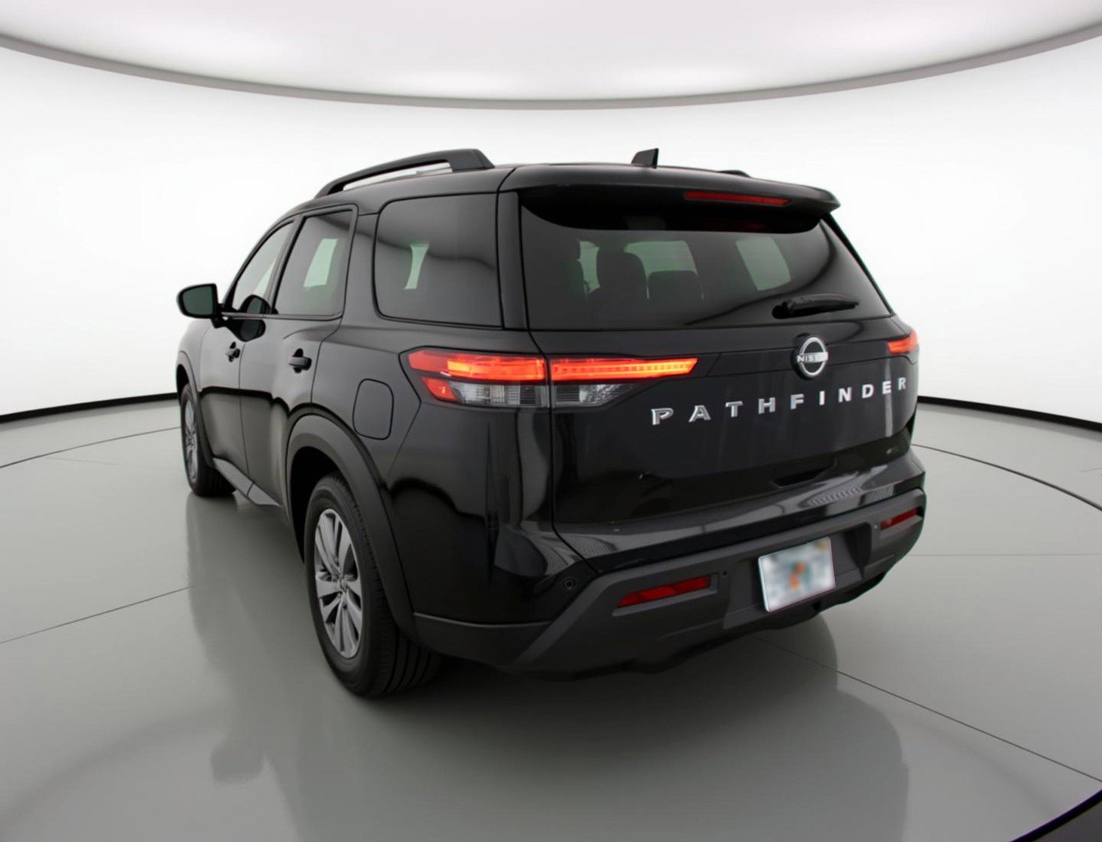 Used 2025 Nissan Pathfinder SV AWD/4WD image 6