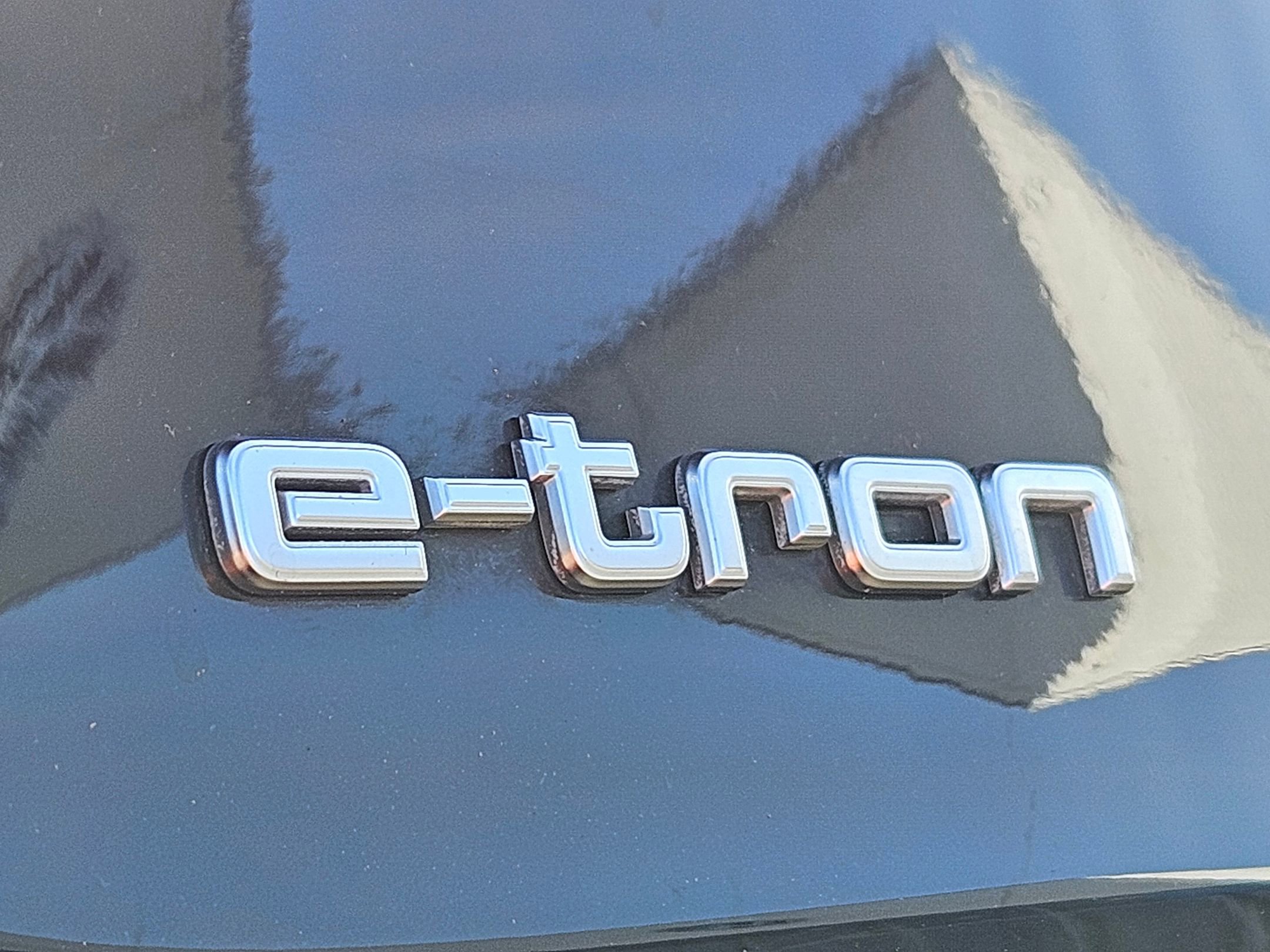 Used 2019 Audi e-tron Premium Plus AWD/4WD image 28