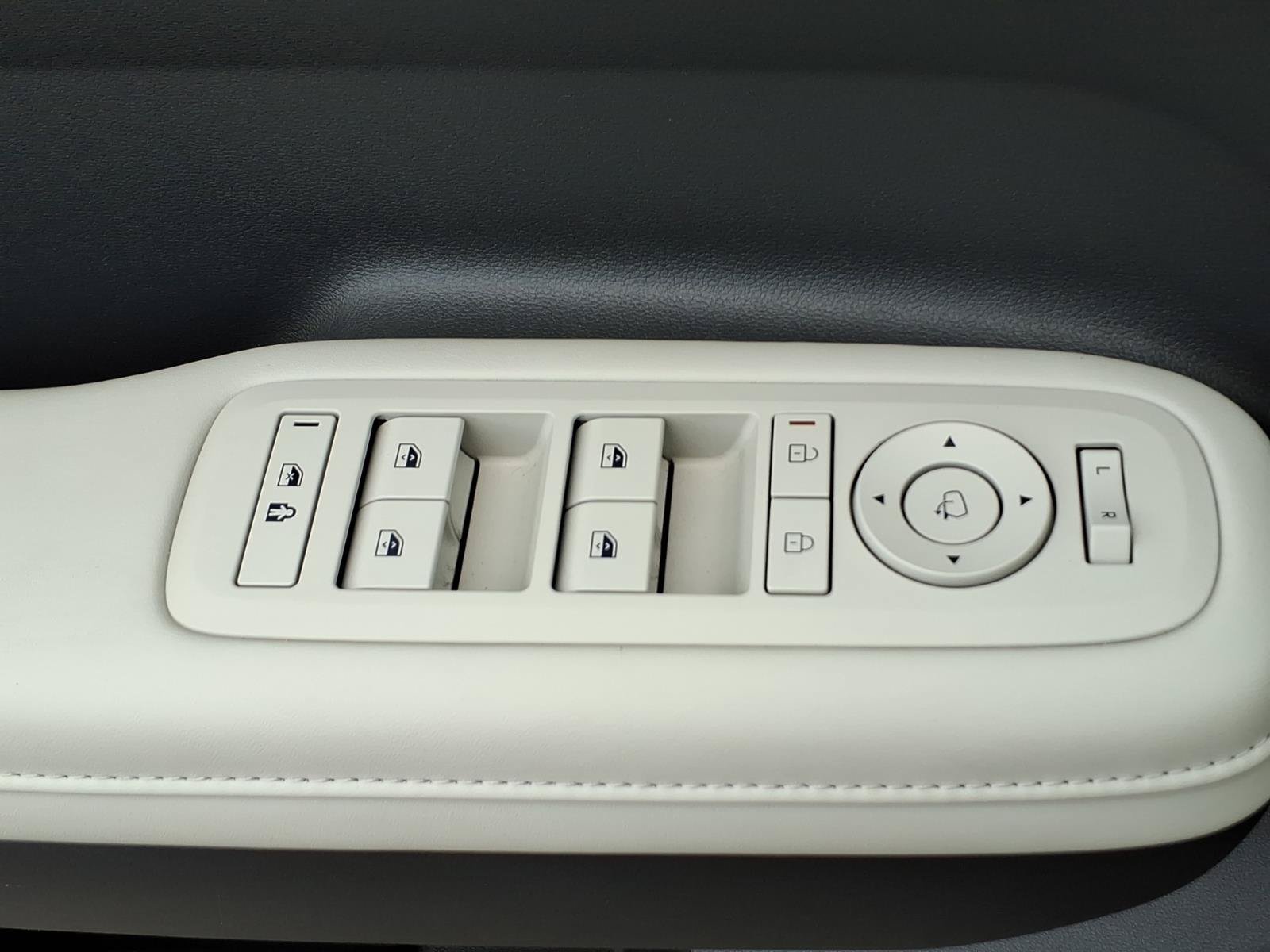 Used 2025 Hyundai Santa Fe Calligraphy AWD/4WD image 25