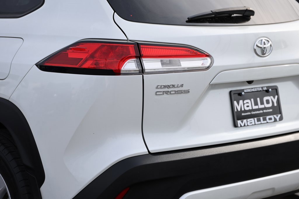 Used 2022 Toyota Corolla Cross LE image 8