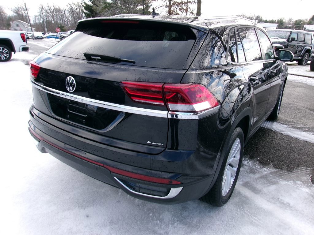 Used 2023 Volkswagen Atlas Cross Sport SE image 2