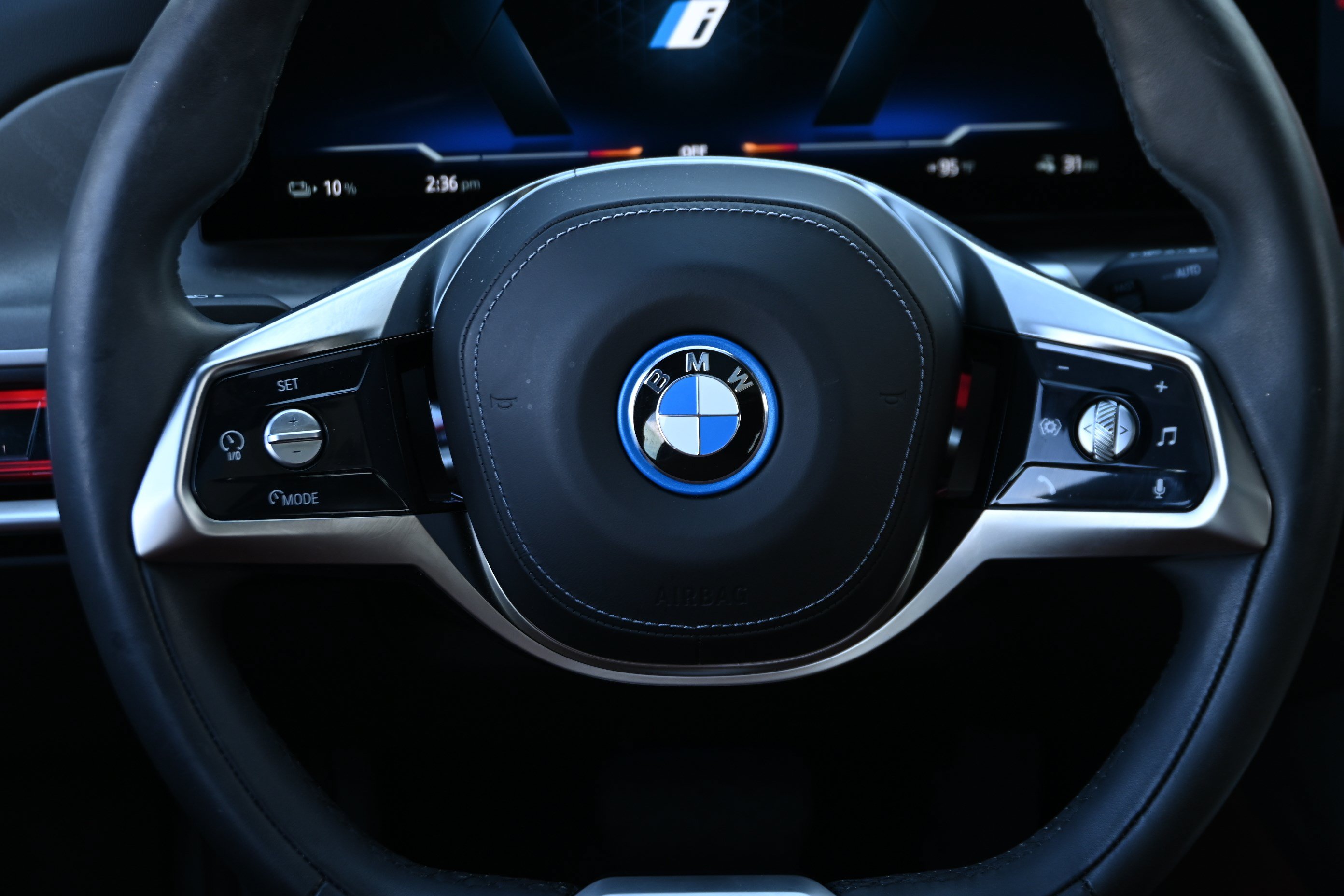 Certified 2023 BMW i7 xDrive60 w/ Executive Package 2 AWD/4WD image 31
