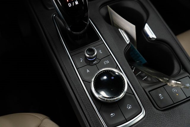 Used 2024 Cadillac XT4 Premium Luxury image 31