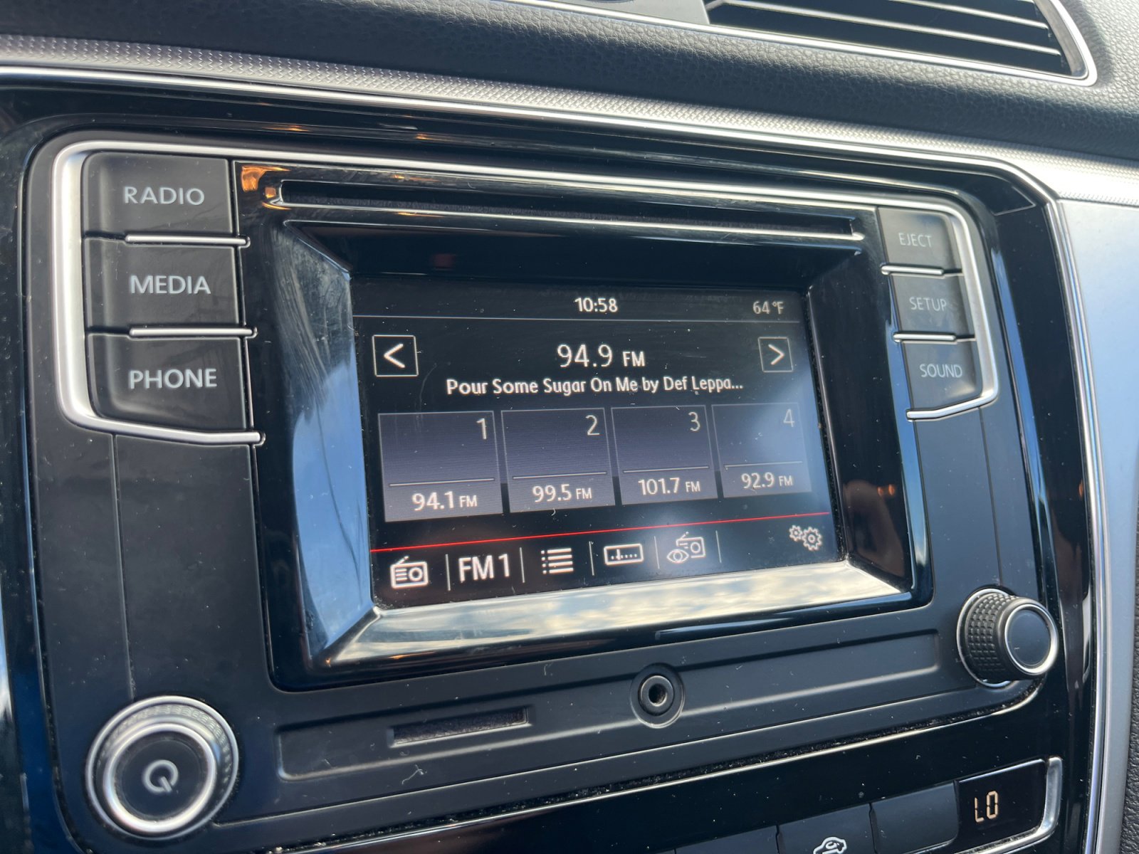 Used 2017 Volkswagen Passat 1.8T S image 27