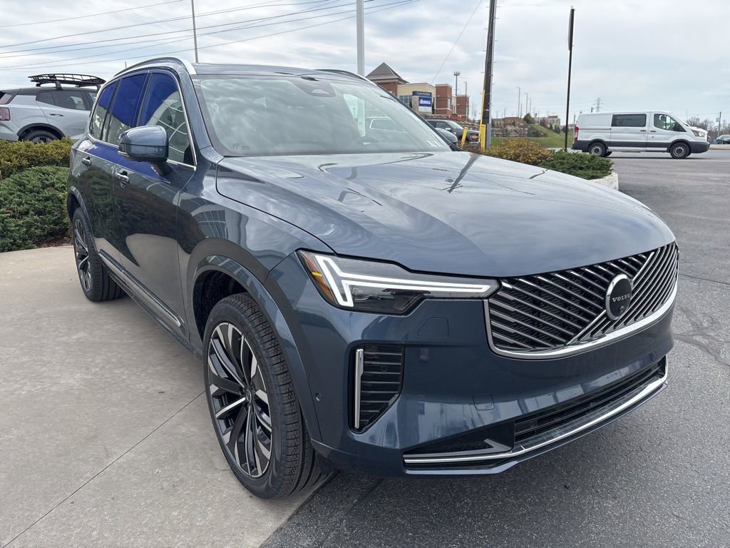 New 2026 Volvo XC90 B6 Plus w/ Protection Package Premier AWD/4WD image 4