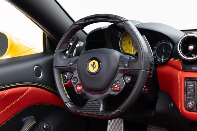 Used 2016 Ferrari California T image 10