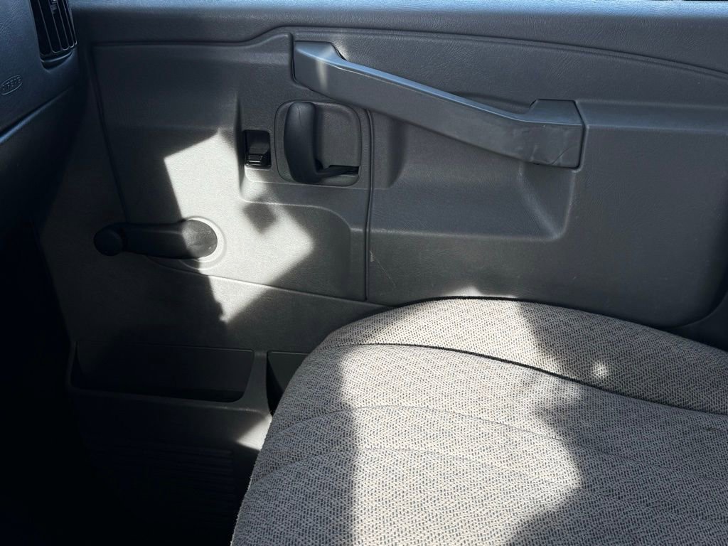 Used 2016 Chevrolet Express 3500 RWD image 16