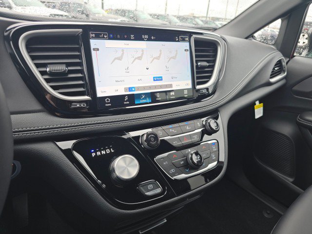 New 2026 Chrysler Pacifica Select w/ S Appearance Package FWD image 34