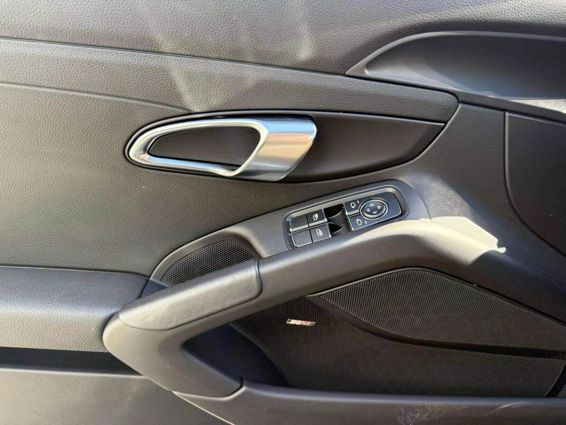 Used 2024 Porsche 718 Cayman w/ Sport Chrono Package image 36