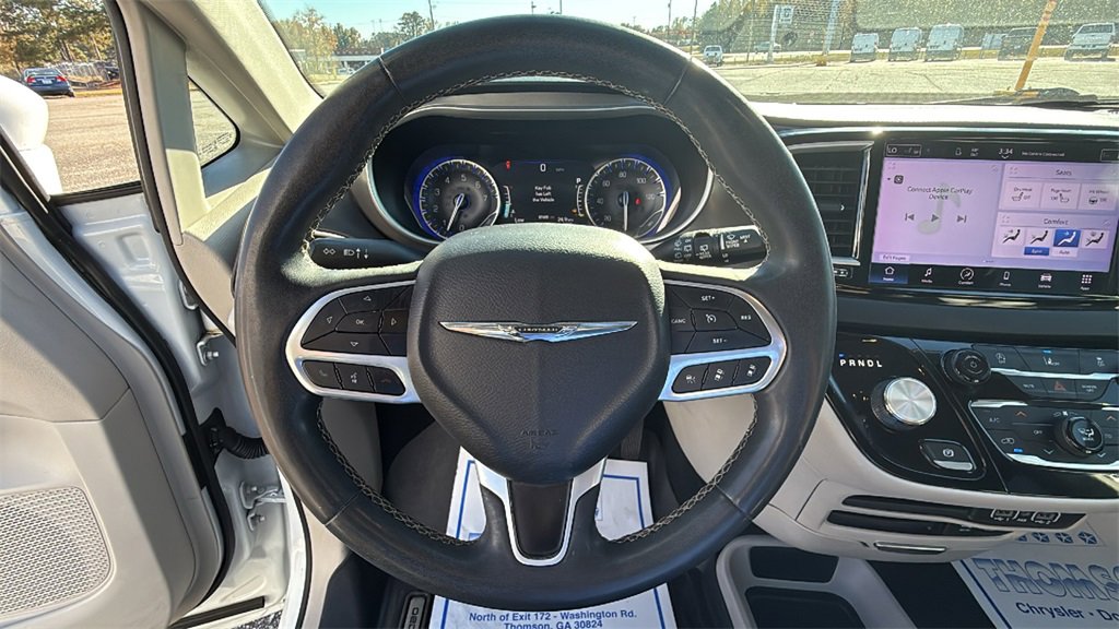 Used 2022 Chrysler Pacifica Touring-L image 21