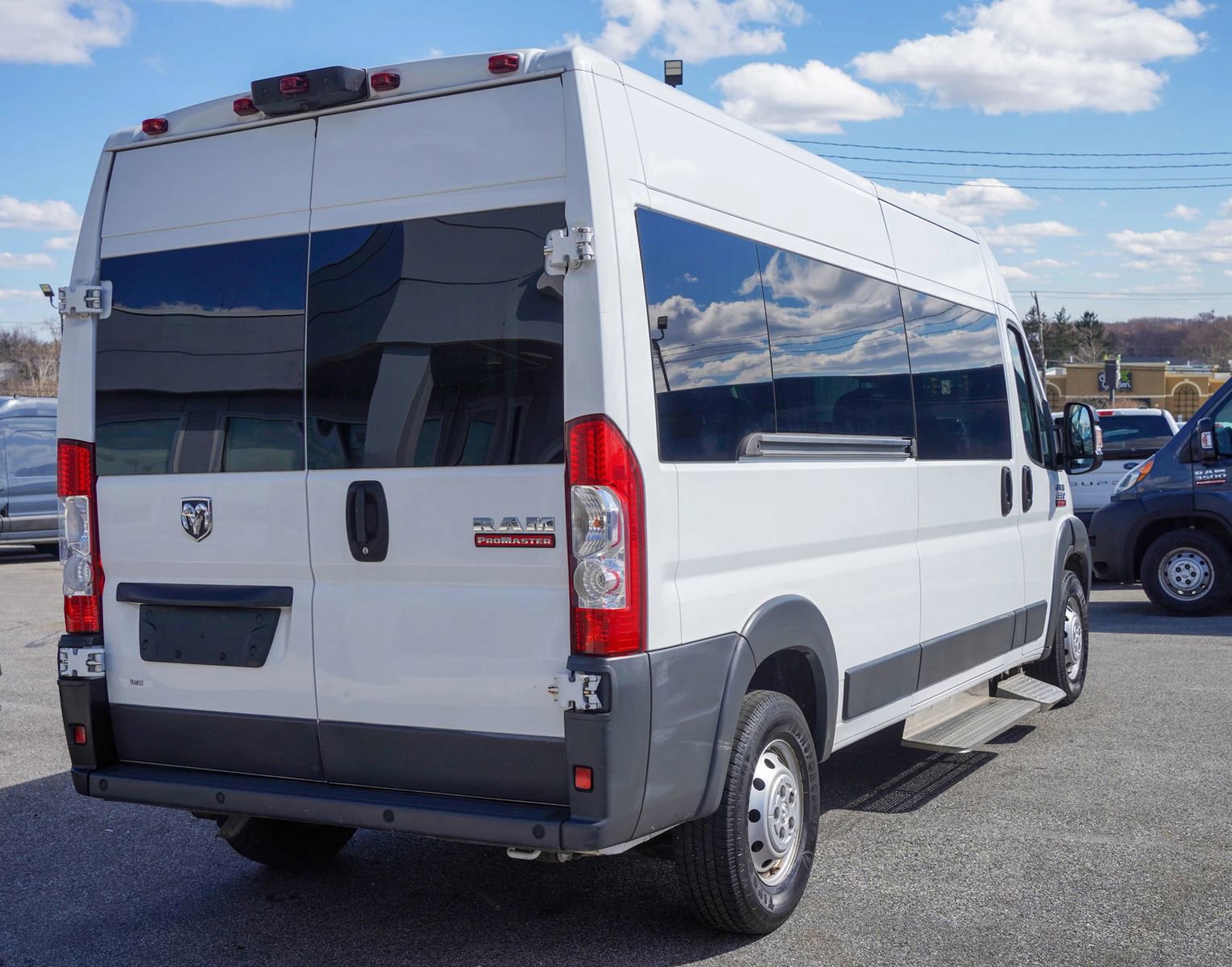 Used 2016 RAM ProMaster 2500 w/ Premium Appearance Group FWD image 9