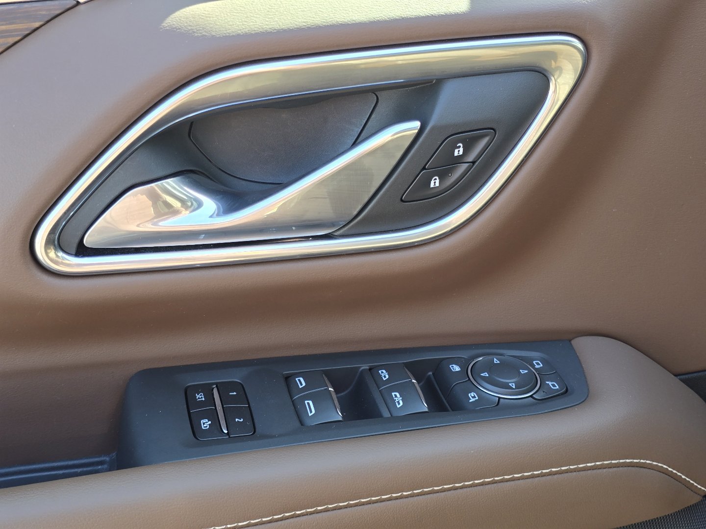 Used 2023 Chevrolet Tahoe High Country AWD/4WD image 43