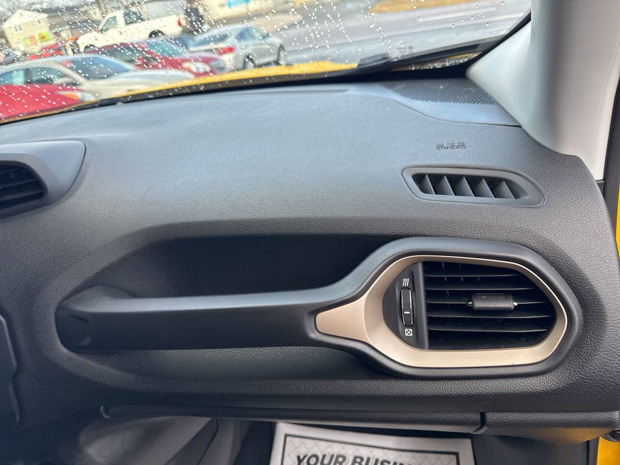 Used 2017 Jeep Renegade Latitude image 26