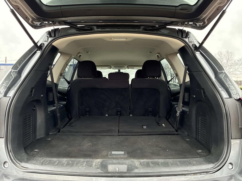 Used 2018 Nissan Pathfinder S image 14