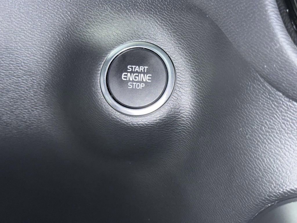 Used 2024 Volvo XC40 B5 Ultimate w/ Protection Package Premier AWD/4WD image 26