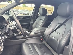 Used 2020 Porsche Cayenne AWD/4WD image 7