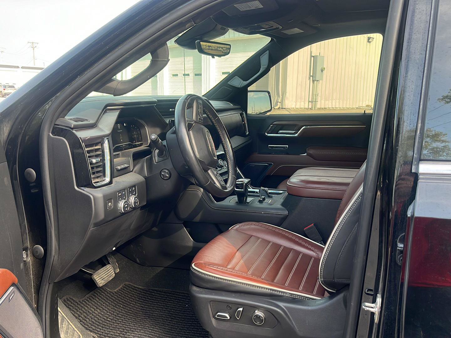 Used 2023 GMC Sierra 1500 Denali Ultimate AWD/4WD image 8