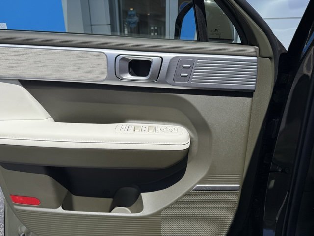 Used 2025 Hyundai Santa Fe Calligraphy image 12