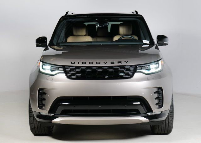 New 2026 Land Rover Discovery Dynamic SE image 8