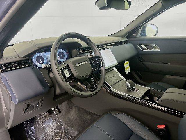 Used 2026 Land Rover Range Rover Velar Dynamic SE AWD/4WD image 9