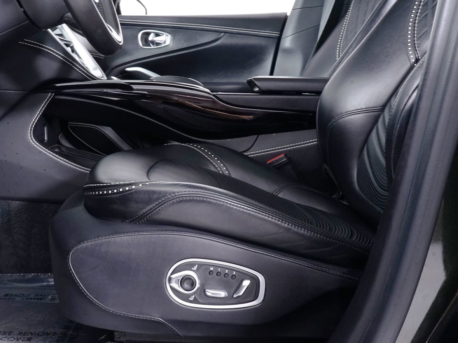 Used 2023 Aston Martin DBX 707 image 24