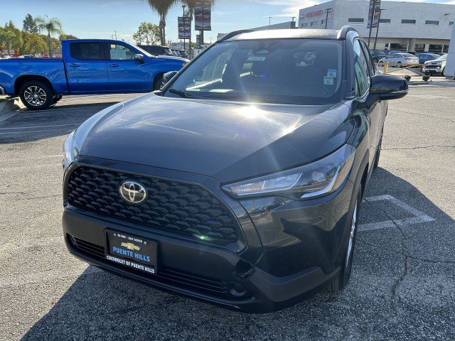 Used 2025 Toyota Corolla Cross LE video 1