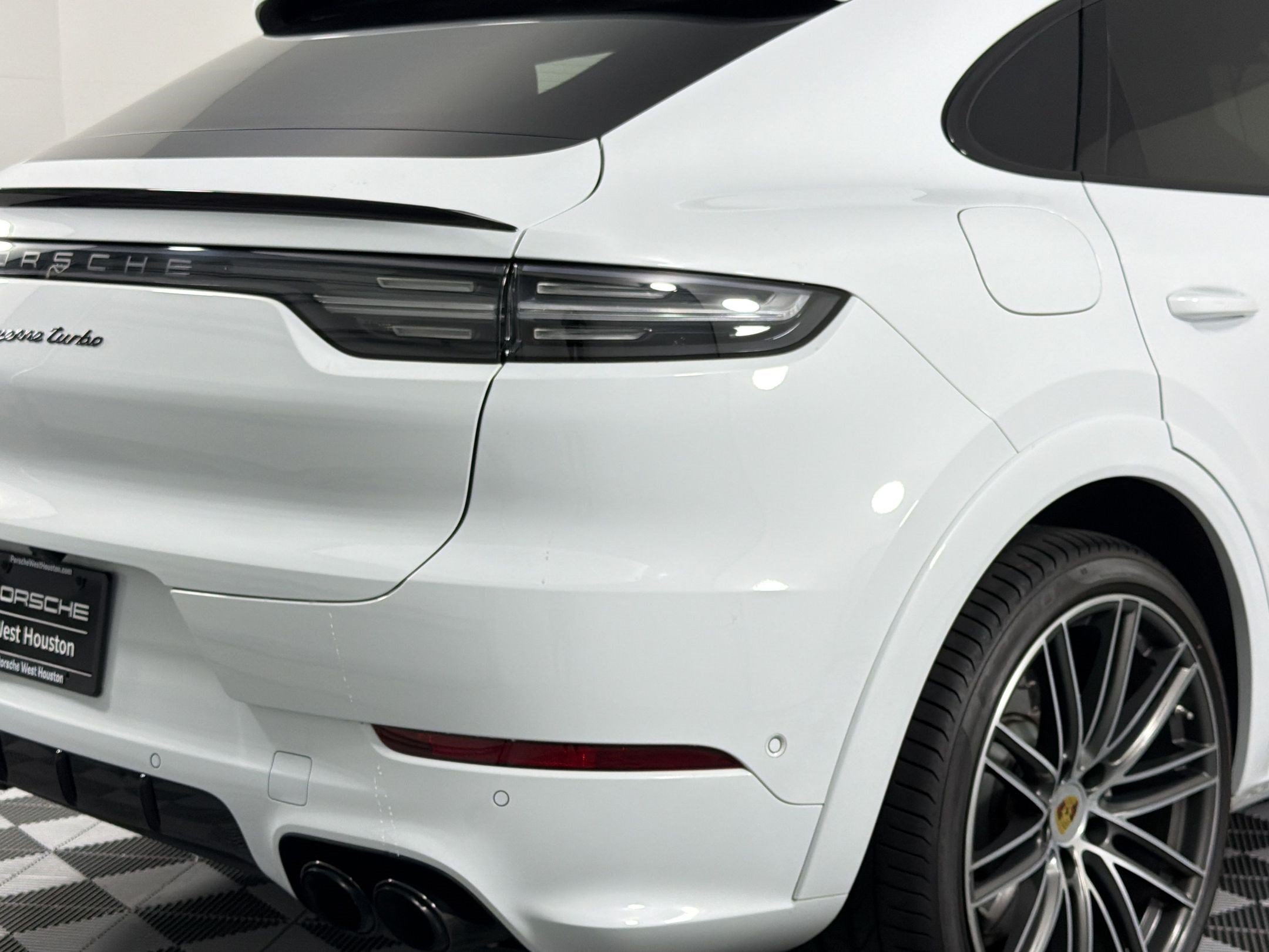 Certified 2023 Porsche Cayenne Turbo AWD/4WD image 10