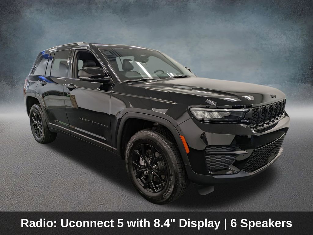 Used 2025 Jeep Grand Cherokee Altitude image 3
