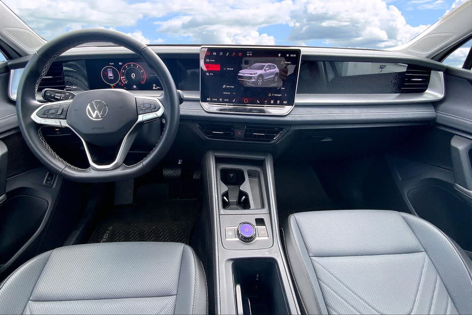 Certified 2026 Volkswagen Tiguan SE FWD image 10