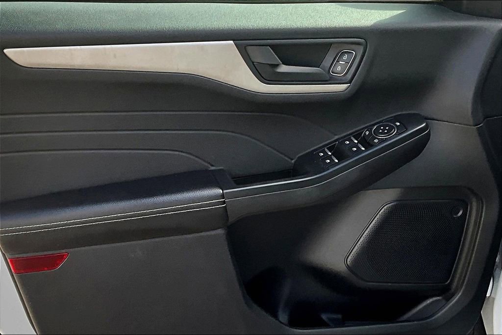 Used 2022 Ford Escape SE image 20