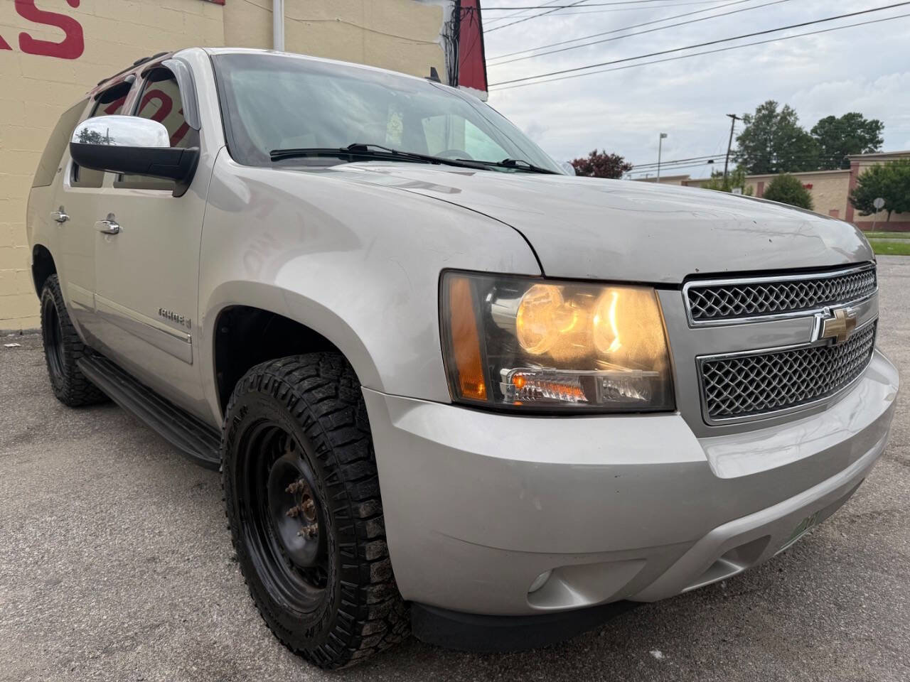 Used 2009 Chevrolet Tahoe LTZ image 3