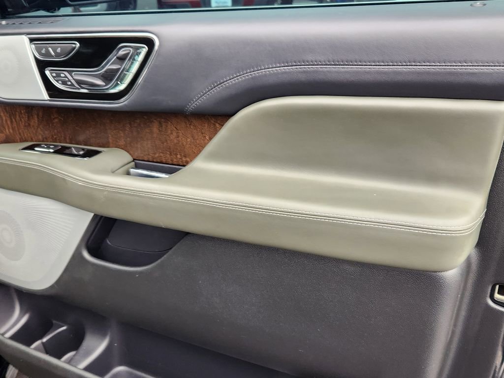 Used 2023 Lincoln Navigator L Black Label image 17