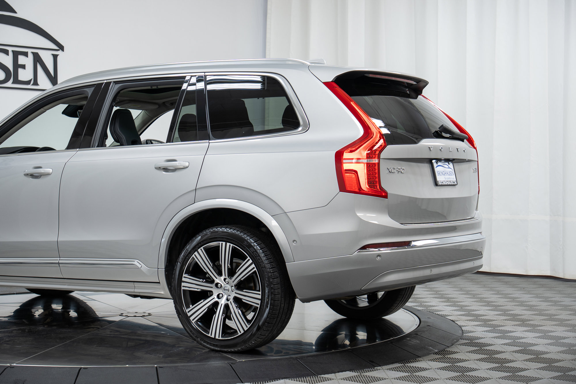 Certified 2023 Volvo XC90 B6 Ultimate w/ Protection Package Premier AWD/4WD image 30