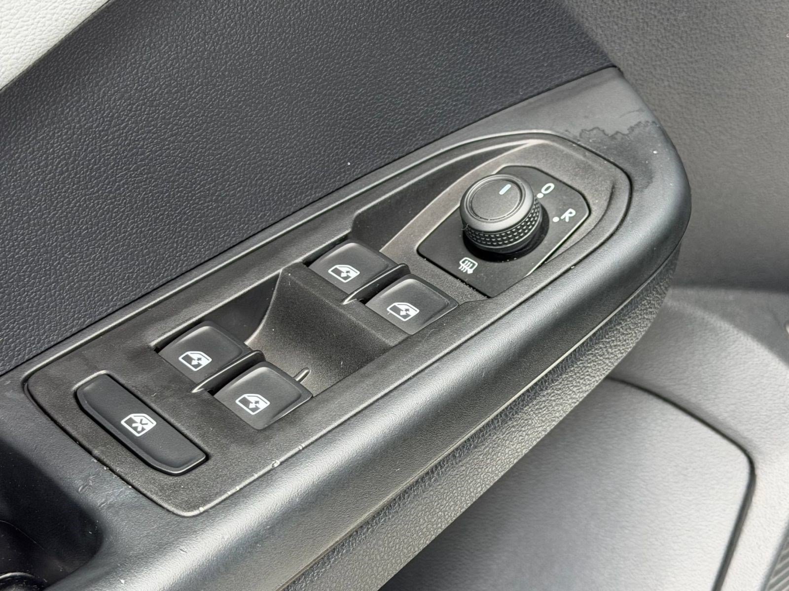 Certified 2022 Volkswagen Taos SE AWD/4WD image 12