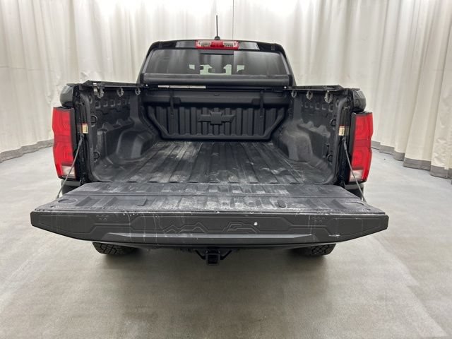 Used 2025 Chevrolet Colorado ZR2 w/ Technology Package AWD/4WD image 31