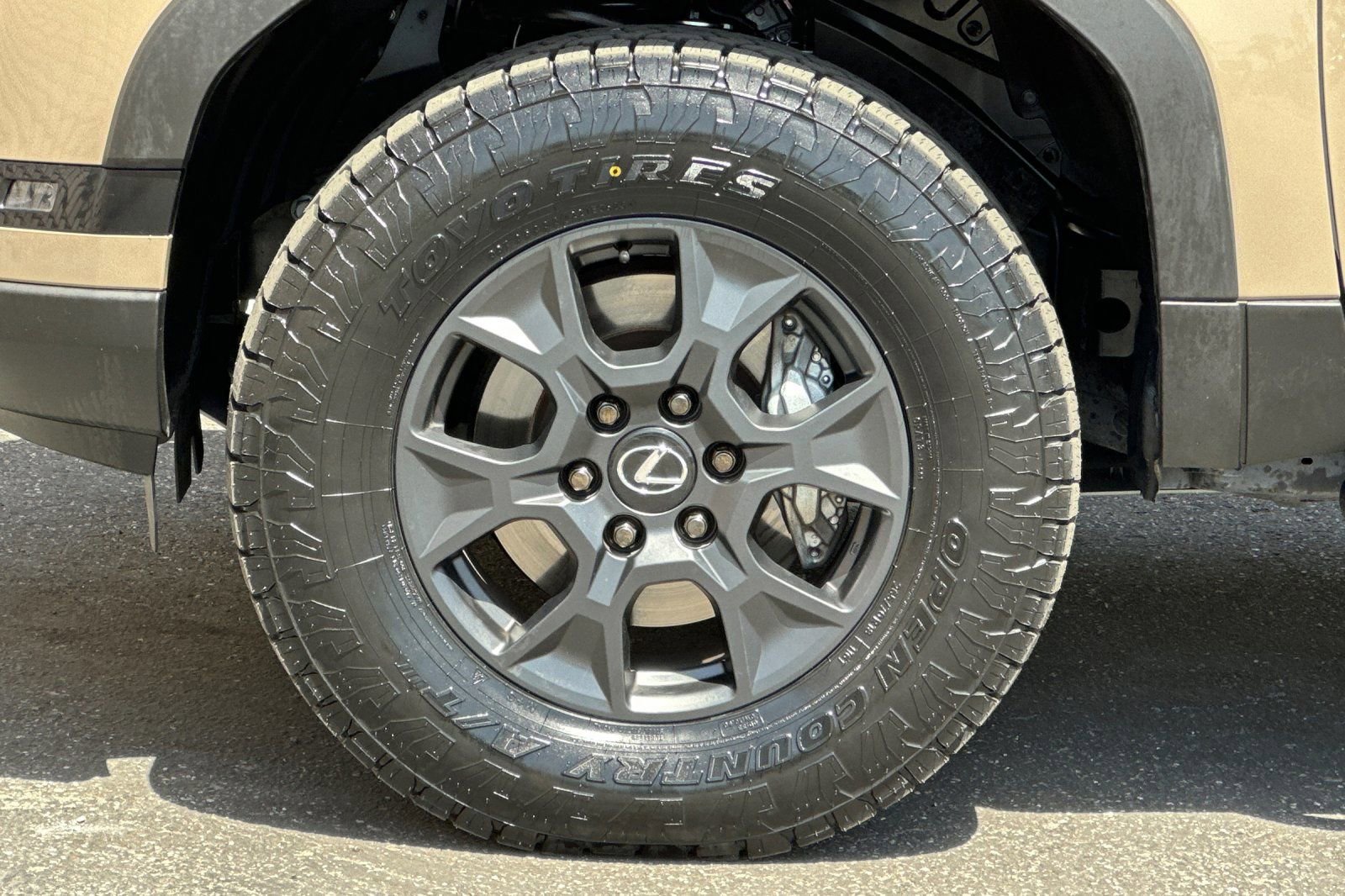 Used 2025 Lexus GX 550 image 27