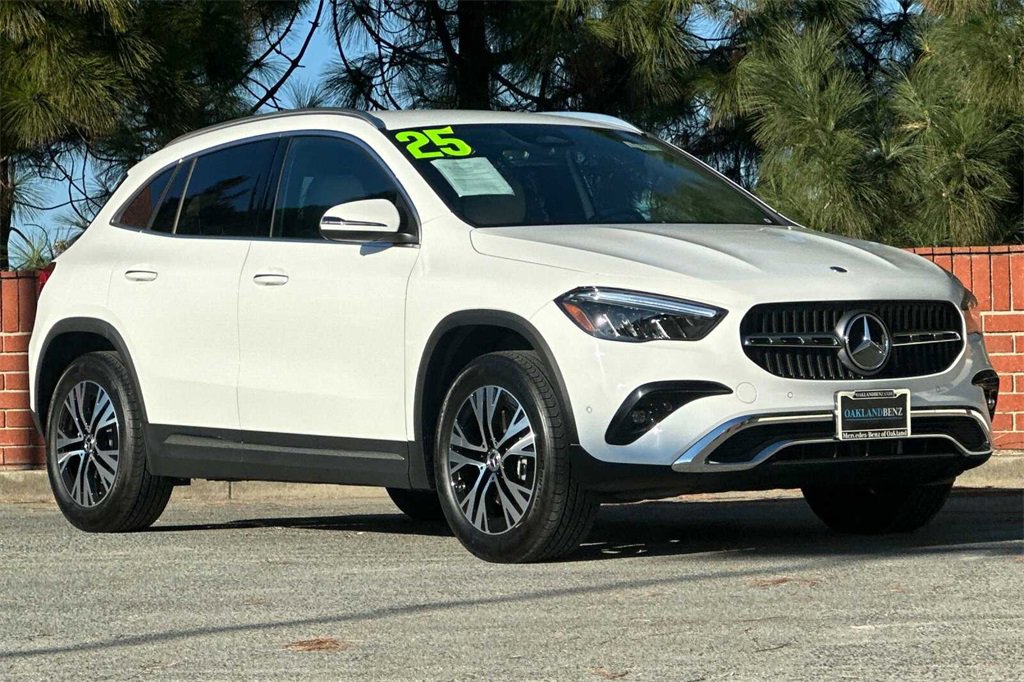 Certified 2025 Mercedes-Benz GLA 250 image 2