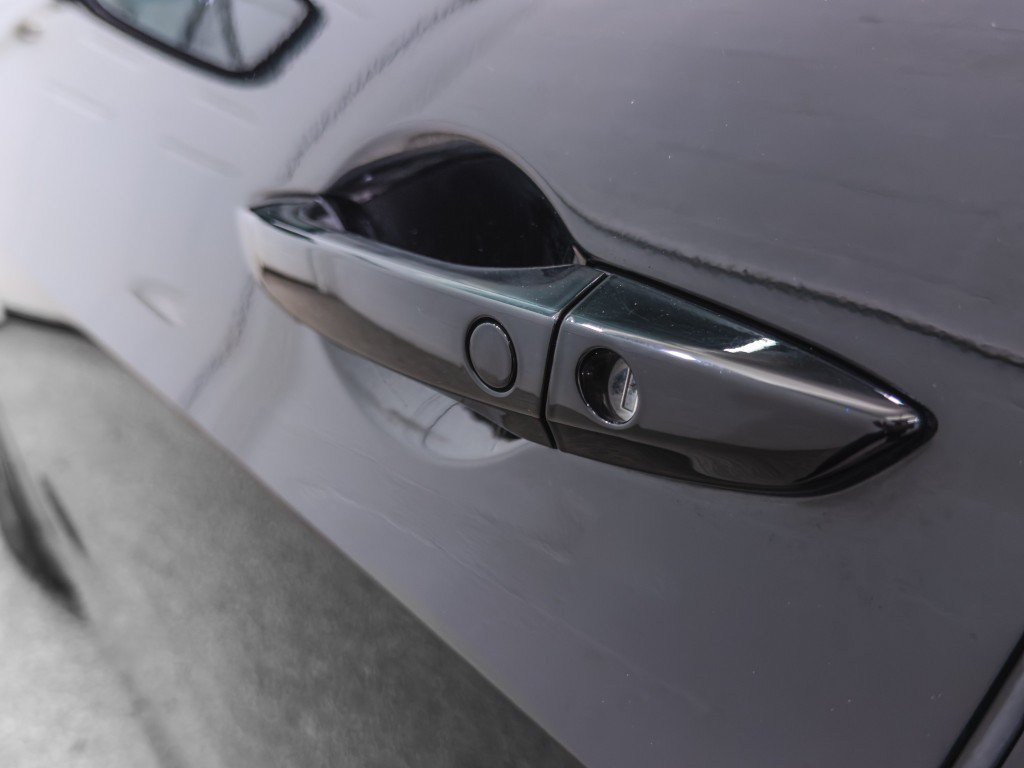 Used 2017 Acura TLX w/ Technology Package FWD image 10
