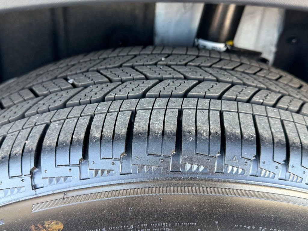 Used 2025 Nissan Kicks SR image 44