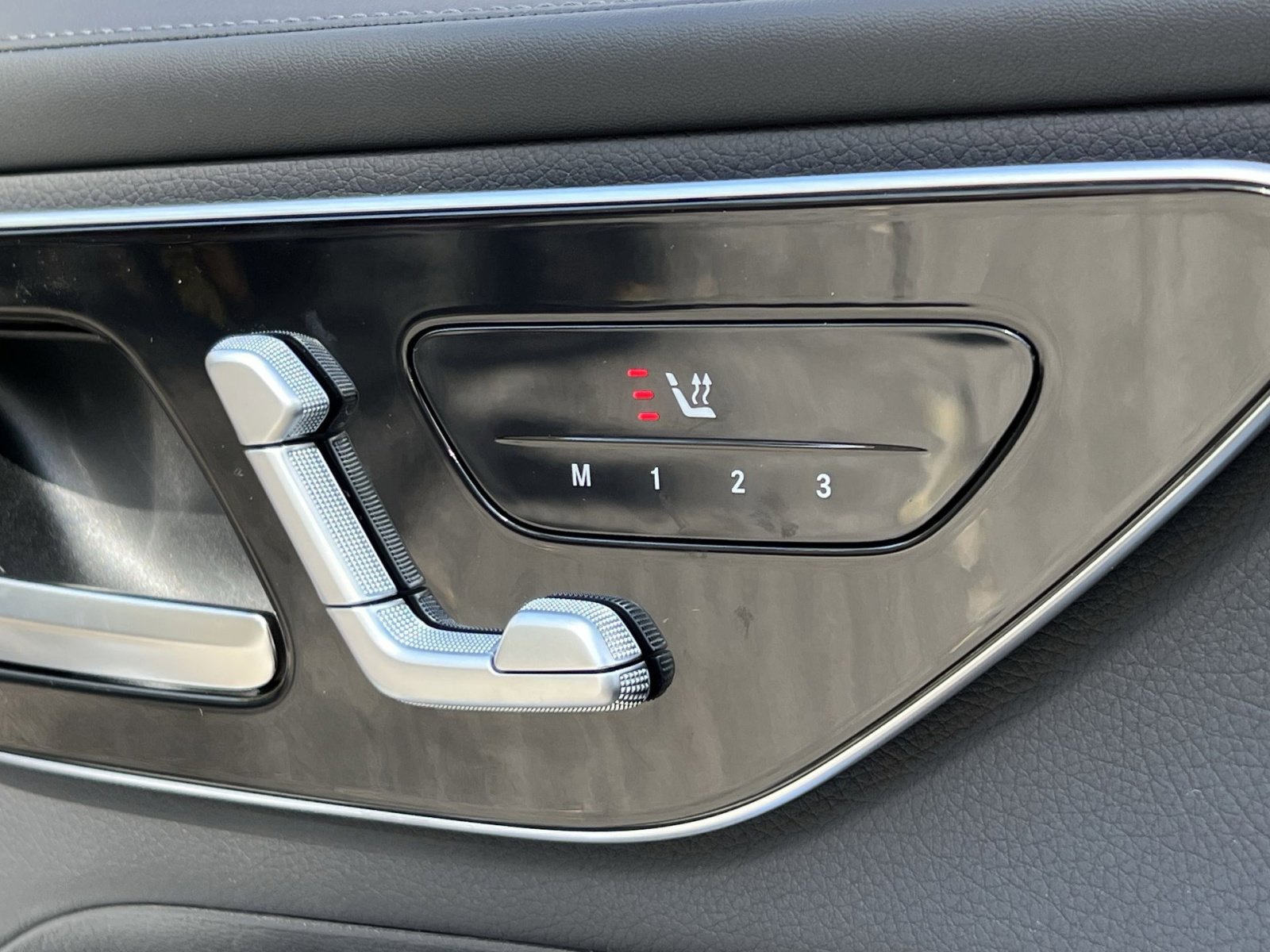 New 2026 Mercedes-Benz GLC 300 4MATIC image 33