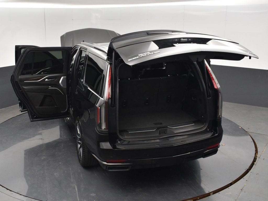 Used 2023 Cadillac Escalade Sport Platinum w/ Heavy-Duty Trailer Package AWD/4WD image 30