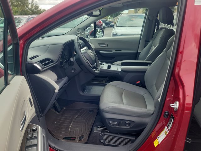 Used 2023 Toyota Sienna Limited AWD/4WD image 17