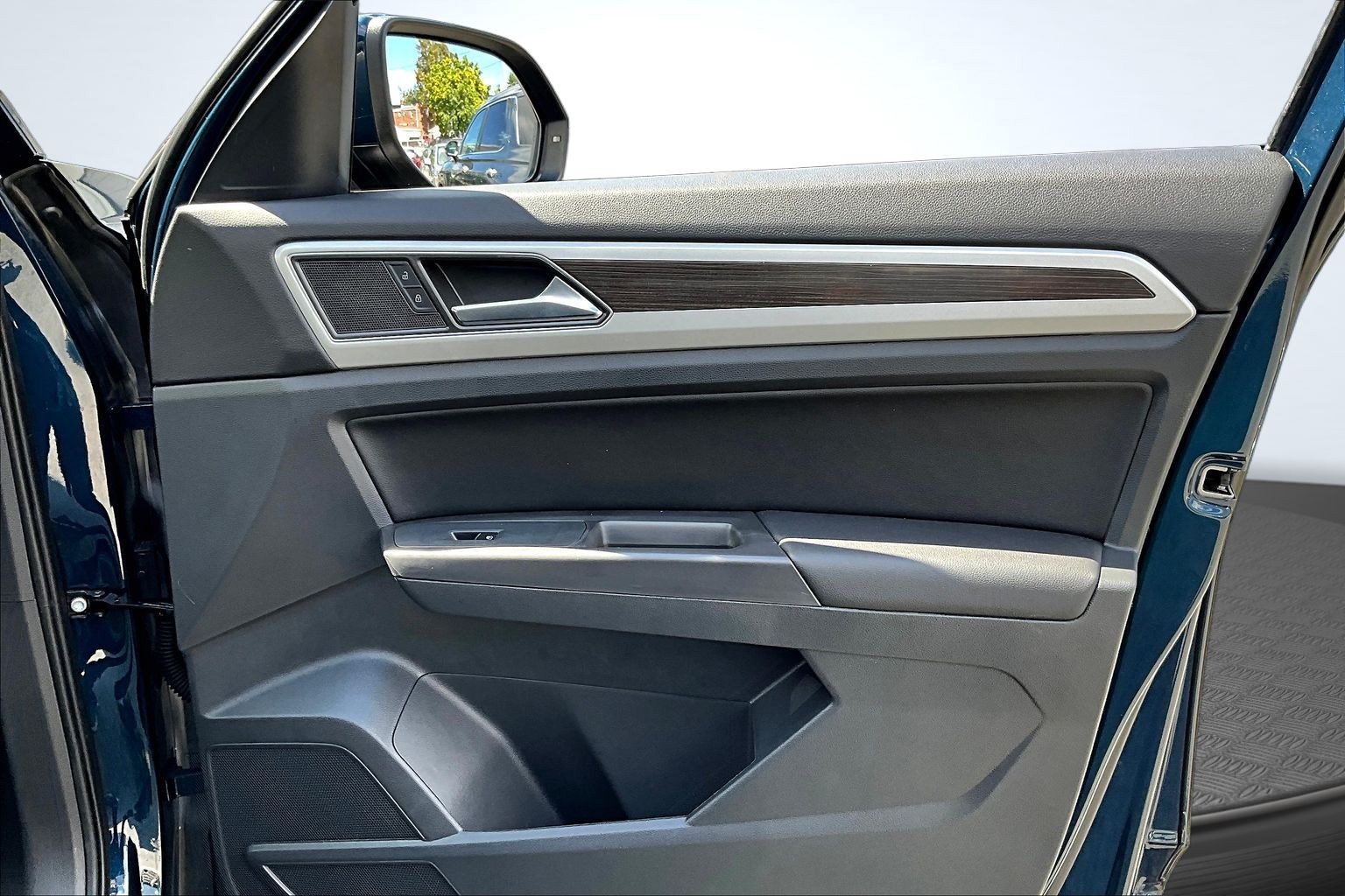 Used 2018 Volkswagen Atlas SE FWD image 24