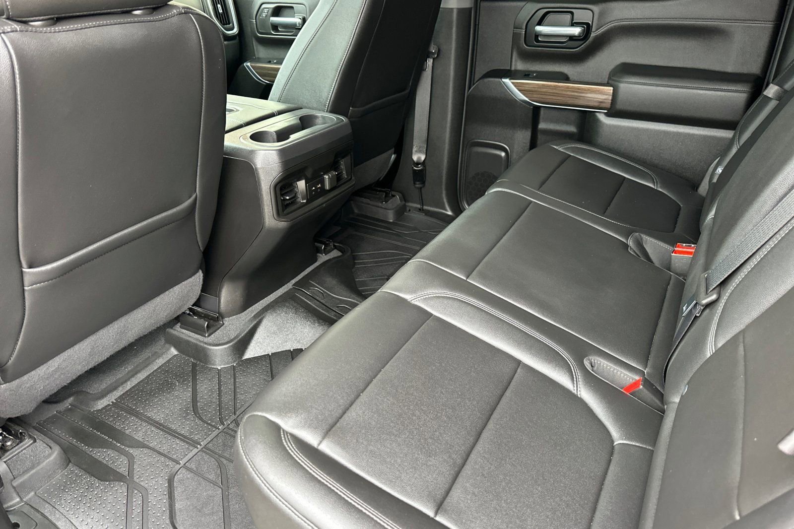 Used 2020 Chevrolet Silverado 1500 LT Trail Boss w/ Midnight Edition AWD/4WD image 14