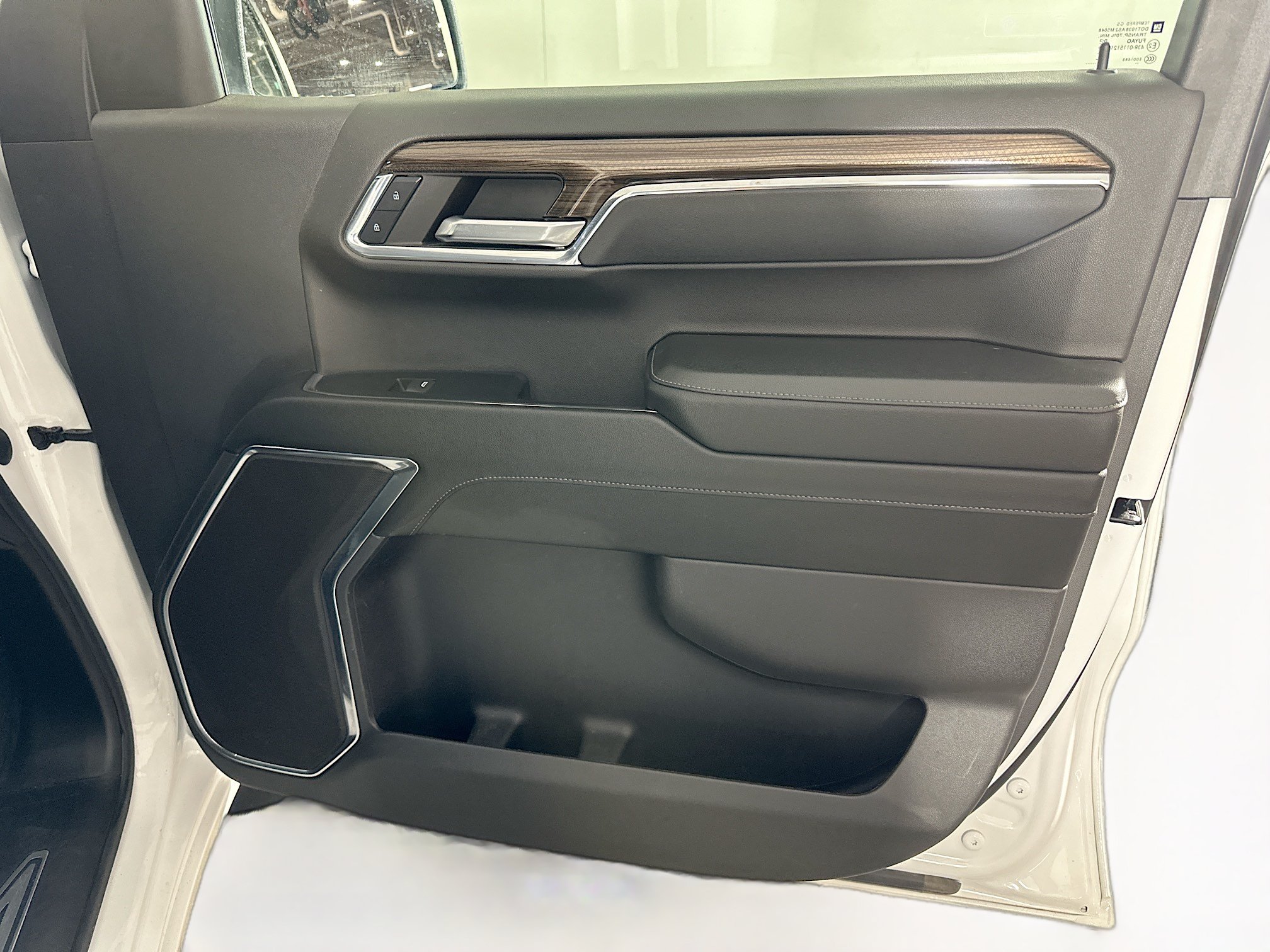 Used 2024 Chevrolet Silverado 1500 LT AWD/4WD image 30