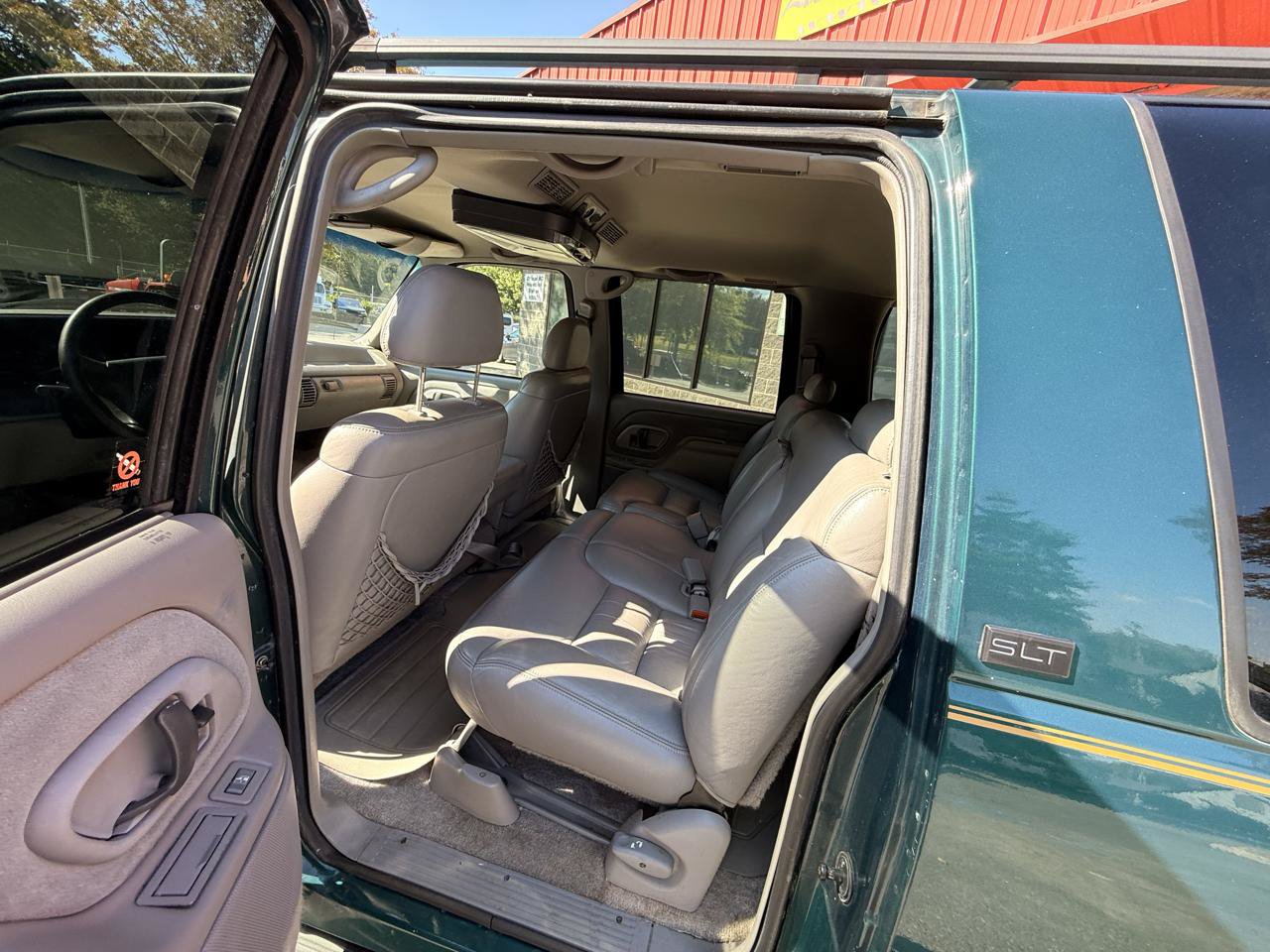 Used 1996 GMC Suburban 4WD image 16