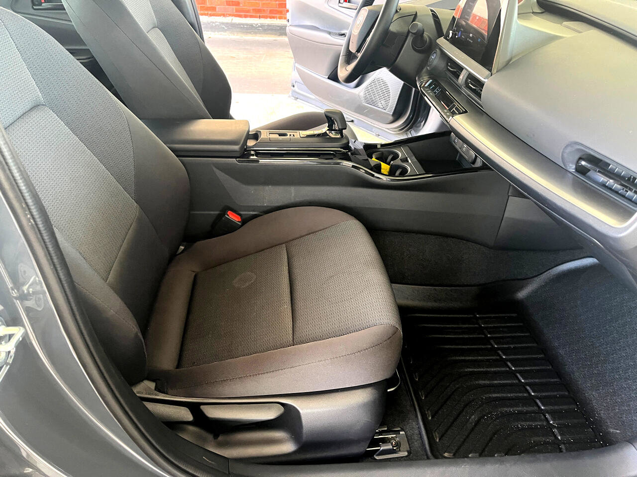 Used 2024 Toyota Prius LE image 16