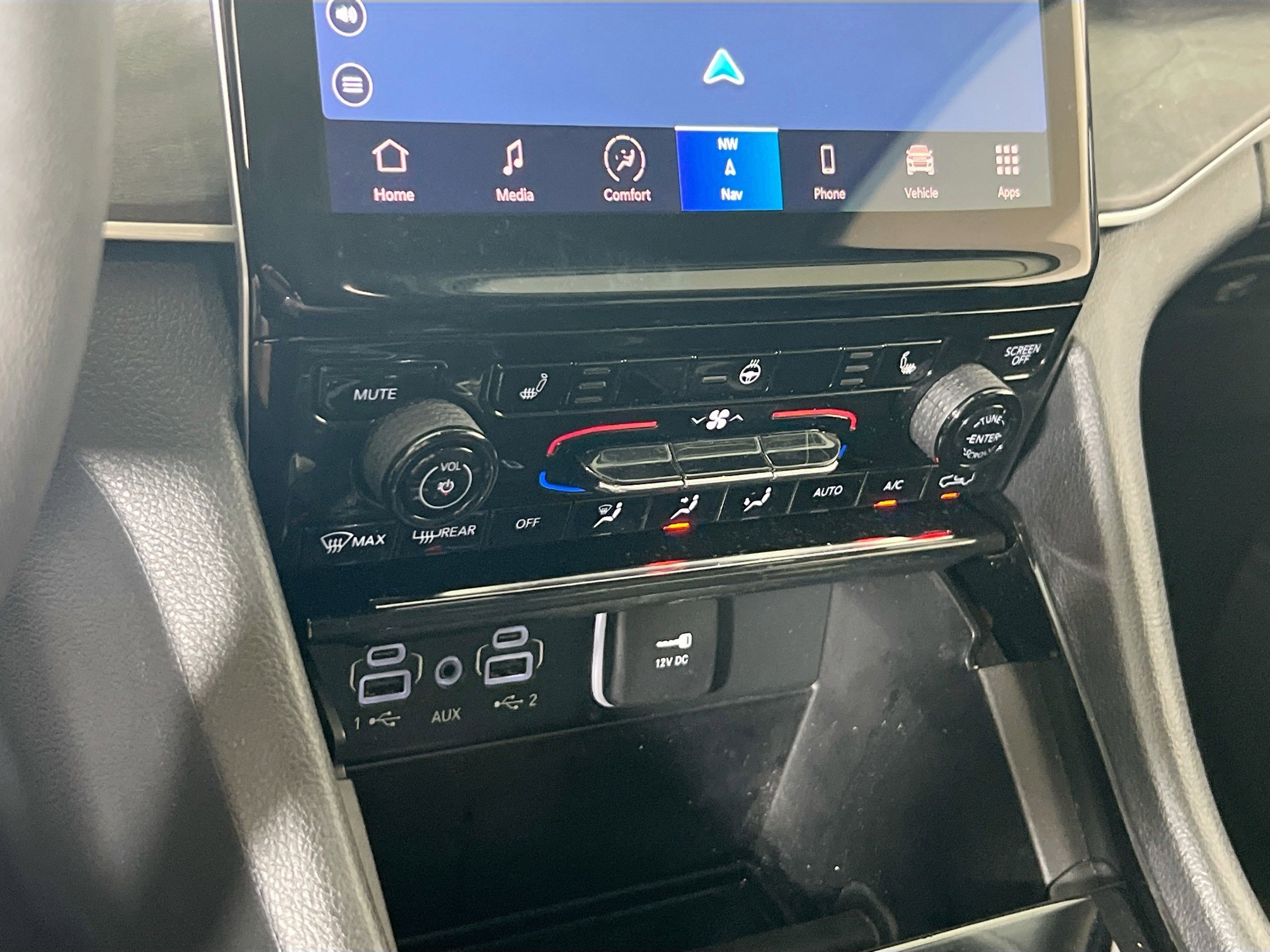 Used 2023 Jeep Grand Cherokee Limited w/ Black Appearance Package image 16