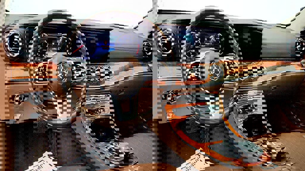 Used 2020 Mercedes-Benz E 450 4MATIC Wagon image 12